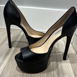 Steve Madden Black heels